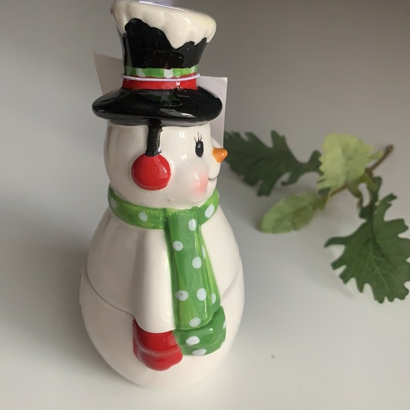 Snowman Salt & Pepper Shaker - Picture 4 of 10